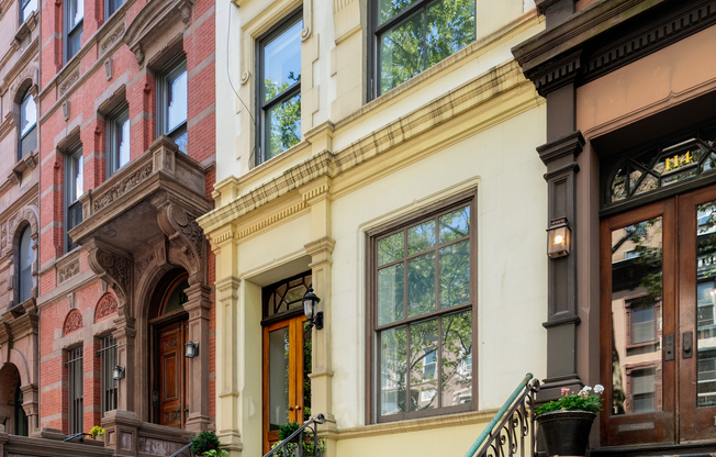 112 W 78 ST