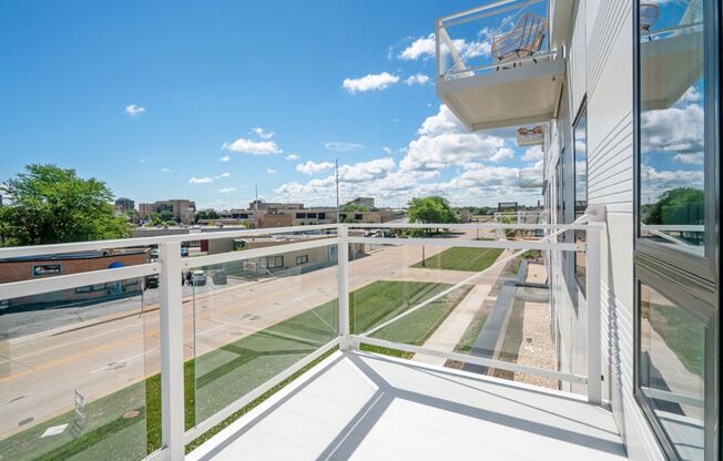 1 bed, 1 bath, 694 sqft, $1,475, Unit 306