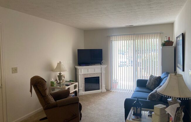 2 beds, 1 bath, $1,155, Unit 106