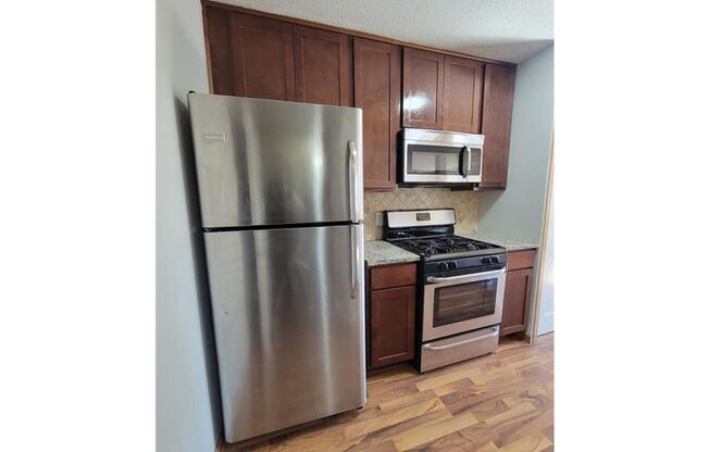 3 beds, 2 baths, $2,095