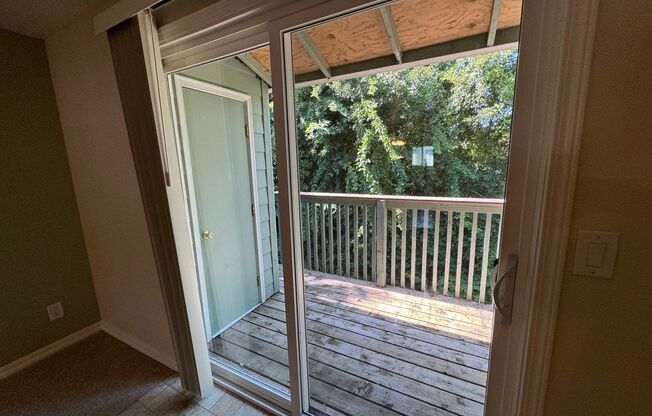 2 beds, 1 bath, 850 sqft, $1,600, Unit 44