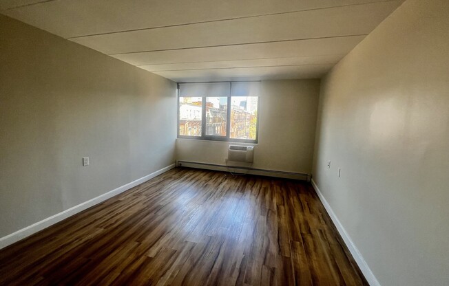 715 TREMONT