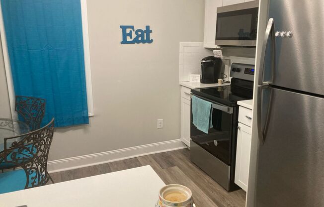 1 bed, 1 bath, $1,595, Unit 7