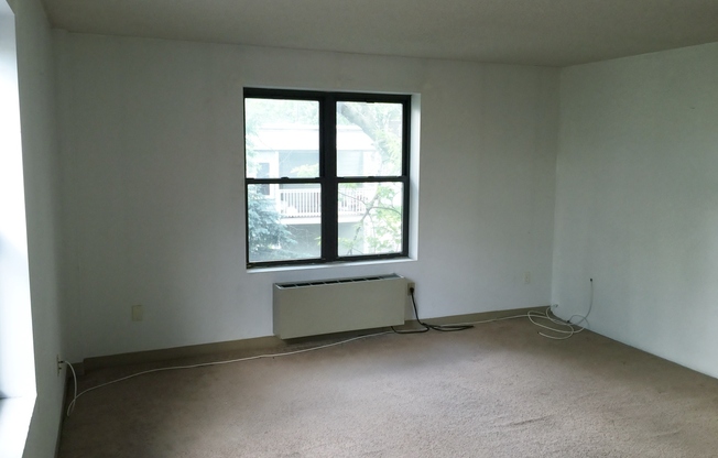 Spacious 3-bed 1.5 Bath in Excellent Neighborhood