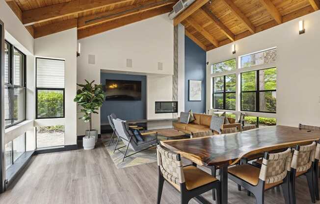 Community Lounge at The Lakes Apartments in Bellevue, WA 98007