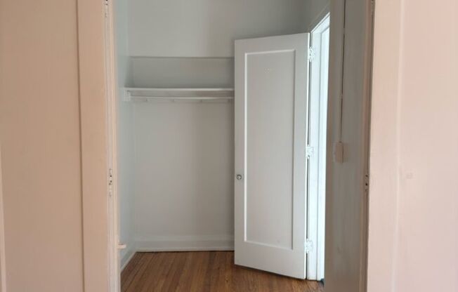 Studio, 1 bath, 301 sqft, $1,400, Unit Wellington 205