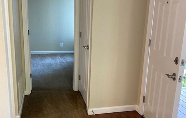 2 beds, 1 bath, 825 sqft, $1,820, Unit 250