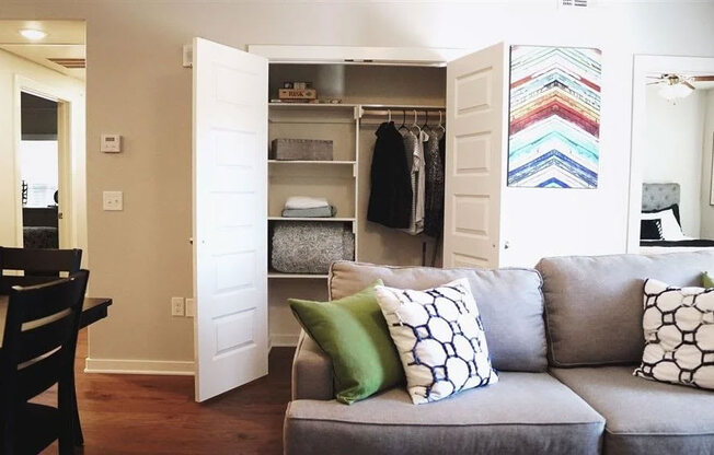 Highland Park Living Room and Closet Apartment for rent Springdale AR