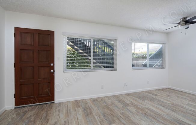 Beautifully Upgraded 1 Br Apt in Pacific Beach with Parking!