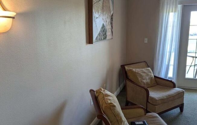 3 beds, 2 baths, $2,150, Unit Bldg P, Unit 302