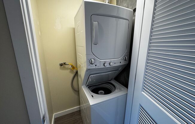 2 beds, 1 bath, 978 sqft, $2,250, Unit 609