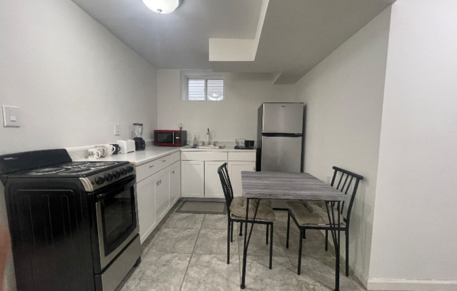 1014 E 82 ST