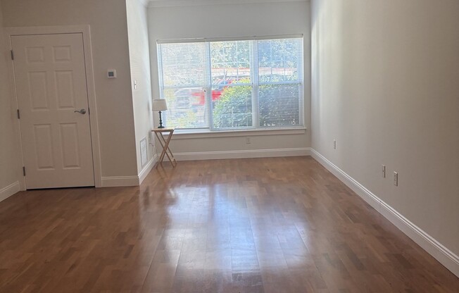 35 COMMONWEALTH AVE