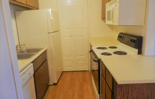 2 beds, 1 bath, 818 sqft, $1,109, Unit 313