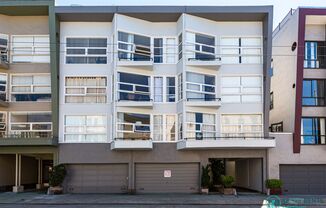 Marina: Newly Remodeled 2nd Floor Apt w/ Dishwasher and Optional Parking near Chestnut Shops