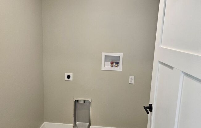 3 beds, 2 baths, 1,218 sqft, $1,450, Unit Neptune 207