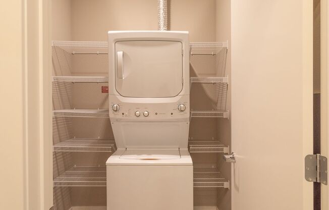 Studio, 1 bath, 563 sqft, $1,535, Unit 104-304