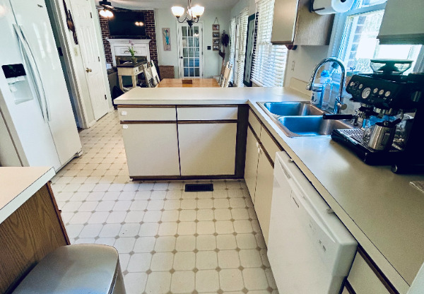 824 BALSAM TERRACE