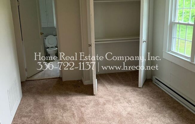 2 beds, 1 bath, $895