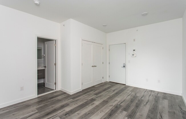 1 bed, 1 bath, 534 sqft, $1,300, Unit 1C