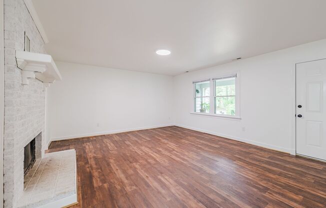 3 beds, 2 baths, 1,300 sqft, $1,950, Unit Unit A