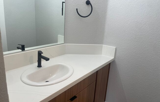 1 bed, 1 bath, 726 sqft, $2,805, Unit F-136