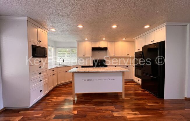 MOVE IN SPECIAL! HALF OFF FIRST FULL MONTH! Beautifully Remodeled Gresham Ranch