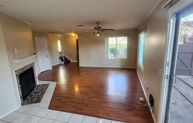 3 beds, 2.5 baths, $3,000, Unit UNIT A