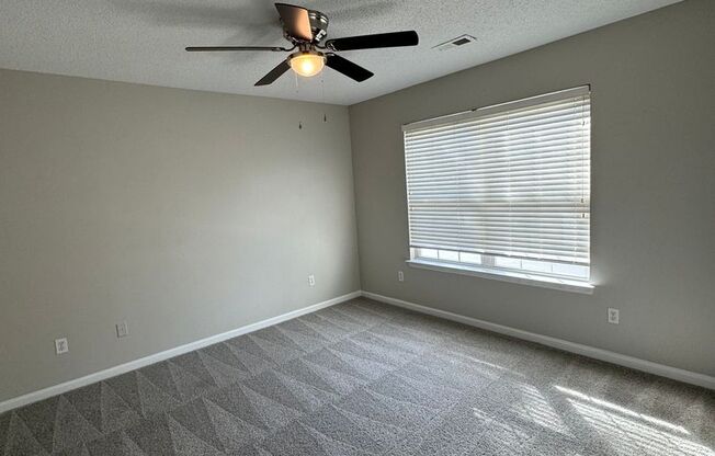 2 beds, 2 baths, 1,000 sqft, $1,345, Unit 333-203