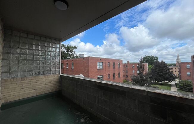 2 beds, 1 bath, 800 sqft, $1,890, Unit 6230 Fifth Ave. #222D