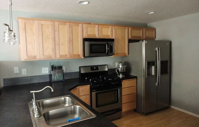 Spacious Landover Commons Home w/ Large Yard for Lease - 2715 NE 125th Ct