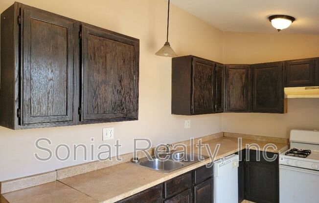 8637 1/2 BELFAST ST