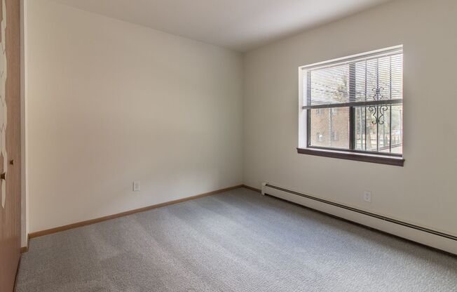 1 bed, 1 bath, 550 sqft, $1,035, Unit 301