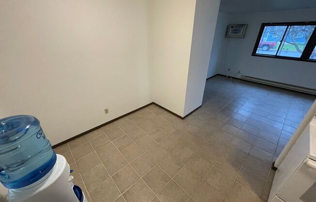 2 beds, 1 bath, $1,095, Unit Unit 45