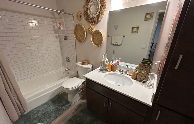 2 beds, 1 bath, $1,395, Unit 218