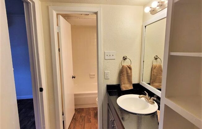 Studio, 1 bath, 450 sqft, $599, Unit 180-J