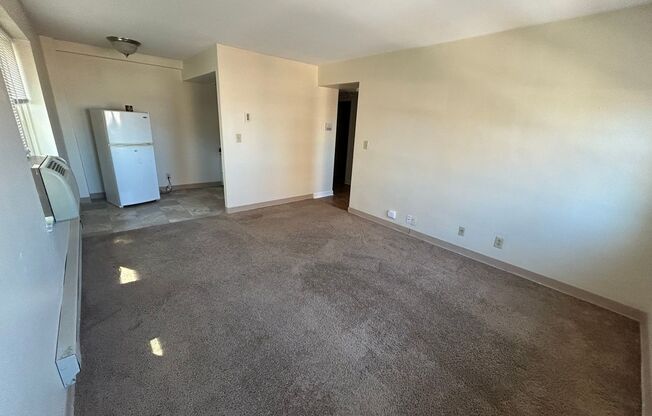 1 bed, 1 bath, $895, Unit 503