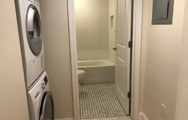 1 bed, 1 bath, 795 sqft, $3,500, Unit A 303