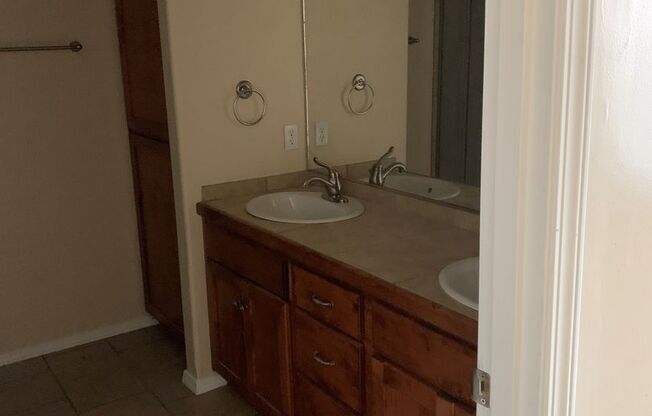 3 beds, 2 baths, $2,300