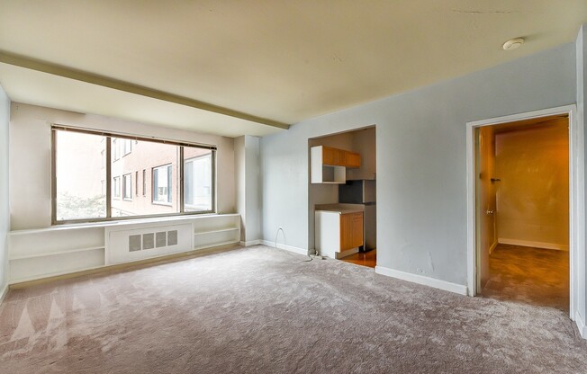 Charming & Bright Studio at River Place North, Includes Parking!