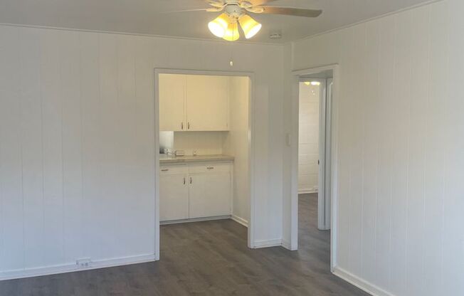 Moiliili/University - Hausten St - 2 Bdrm/1 Bath/No Prkg - $1575