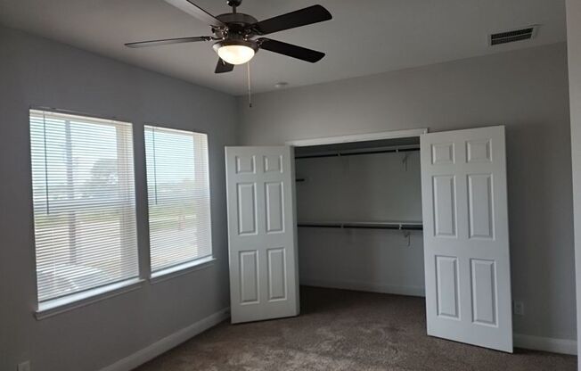 3 beds, 2.5 baths, 1,608 sqft, $1,600, Unit Unit A