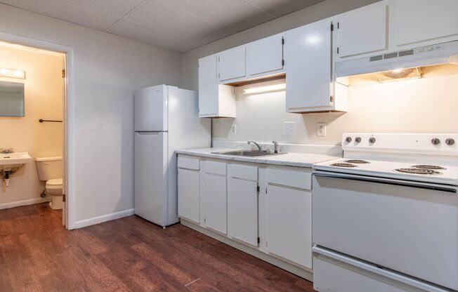 1 bed, 1 bath, $775, Unit 25403