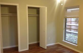 3 beds, 1 bath, 1,050 sqft, $1,695, Unit B