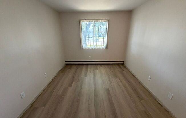 1 bed, 1 bath, $750, Unit 43