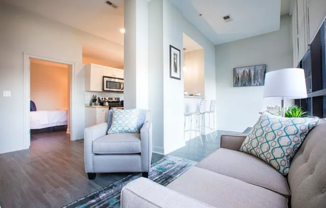 1833 LOMBARD ST