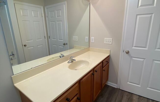 2 beds, 2 baths, 1,131 sqft, $1,425, Unit 2780-1