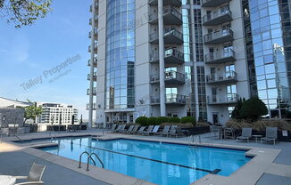 333 W Trade St