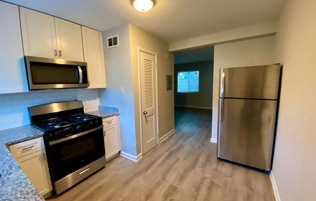 2 beds, 1 bath, 850 sqft, $1,470, Unit 497-D13