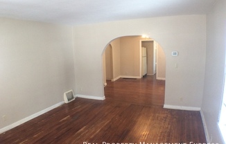 758 S 3rd Ave